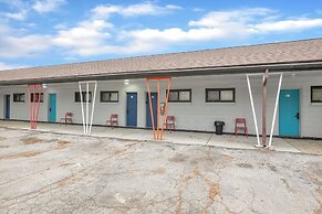 Comfortable Stay in Brownstown w/ Great Amenities