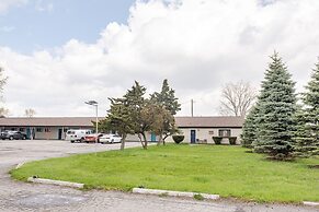 Comfortable Brownstown Stay Queen Bed & Private Bath