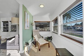 Zen 2br, 7 Min From Beach & Airport, Save Now!