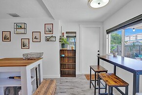 Zen 2br, 7 Min From Beach & Airport, Save Now!