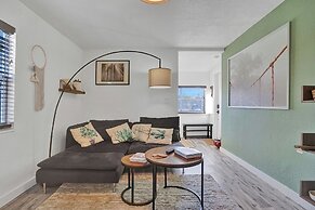 Zen 2br, 7 Min From Beach & Airport, Save Now!