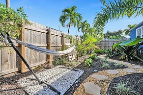 Zen 2br, 7 Min From Beach & Airport, Save Now!