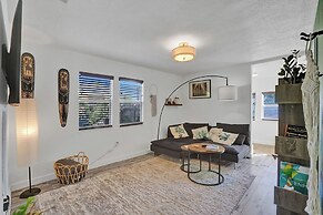 Zen 2br, 7 Min From Beach & Airport, Save Now!