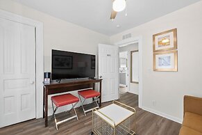 Detroit Getaway: 2-bedroom Apartment for 7 & Wifi
