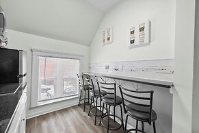 Detroit Getaway: 2-bedroom Apartment for 7 & Wifi