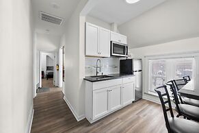 Detroit Getaway: 2-bedroom Apartment for 7 & Wifi