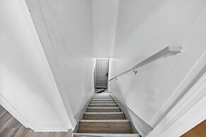 Detroit Getaway: 2-bedroom Apartment for 7 & Wifi