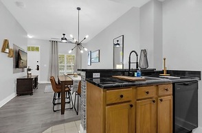 3BR Condo w/ BBQ & Heated Pool Near Disney & Malls