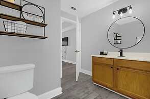 3BR Condo w/ BBQ & Heated Pool Near Disney & Malls