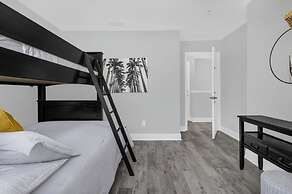 3BR Condo w/ BBQ & Heated Pool Near Disney & Malls