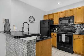 3BR Condo w/ BBQ & Heated Pool Near Disney & Malls