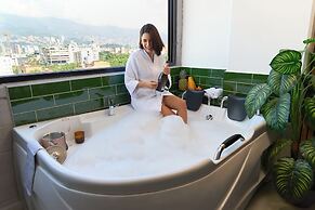 Rosa Negra's Cozy Stadio Suite With Jacuzzi