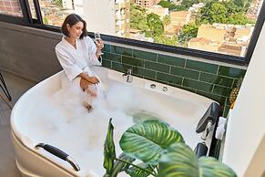 Rosa Negra's Cozy Stadio Suite With Jacuzzi
