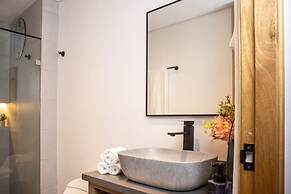 Stadio's Cozy Rosa Negra Suite