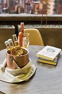 Stadio's Cozy Rosa Negra Suite