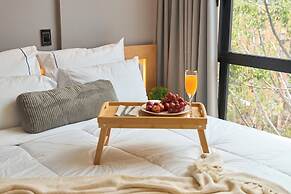 Stadio's Cozy Rosa Negra Suite