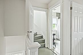 Spacious 4BR Getaway: Perfect for Family & Friends