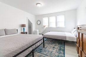 Family-friendly 4BR Detroit Home: Wifi & Parking