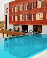 The Pearl Club Resort