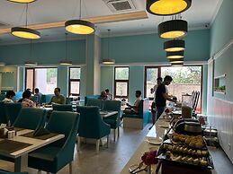 The Pearl Club Resort