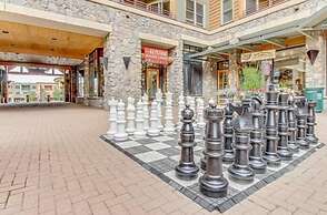 Family - Friendly 3 Bedroom in River Run Village With Mountain View