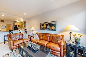 Family - Friendly 3 Bedroom in River Run Village With Mountain View