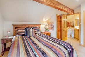 Family - Friendly 3 Bedroom in River Run Village With Mountain View