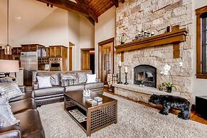 Breck_snowy_point_chalet