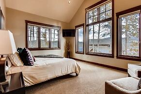 Breck_snowy_point_chalet