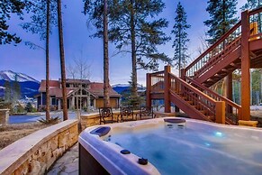 Breck_snowy_point_chalet