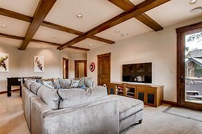 Breck_snowy_point_chalet