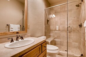 Breck_snowy_point_chalet