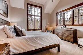 Breck_snowy_point_chalet