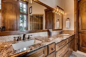 Breck_snowy_point_chalet