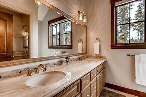 Breck_snowy_point_chalet