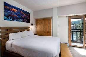 Ski-in, Ski-out 3 Bedroom in Downtown Breckenridge at Peak 9