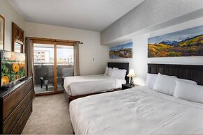 Ski-in, Ski-out 3 Bedroom in Downtown Breckenridge at Peak 9