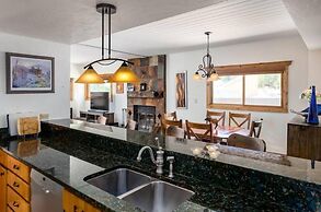 Ski-in, Ski-out 3 Bedroom in Downtown Breckenridge at Peak 9