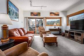 Ski-in, Ski-out 3 Bedroom in Downtown Breckenridge at Peak 9