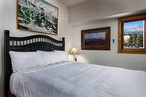 Ski-in, Ski-out 3 Bedroom in Downtown Breckenridge at Peak 9