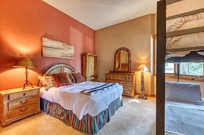 Breckenridge 5 Bedroom Luxury Home w/ Hot Tub & Views!