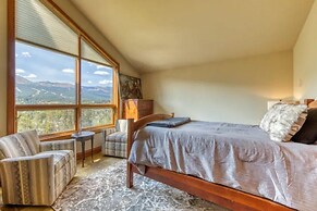 Breckenridge 5 Bedroom Luxury Home w/ Hot Tub & Views!