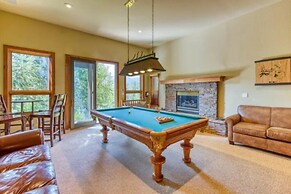 Breckenridge 5 Bedroom Luxury Home w/ Hot Tub & Views!