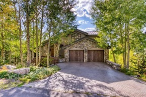 Breckenridge 5 Bedroom Luxury Home w/ Hot Tub & Views!