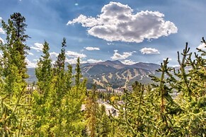 Breckenridge 5 Bedroom Luxury Home w/ Hot Tub & Views!