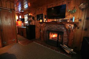 Sleepy Hollow Cabins and Hotel