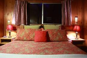 Sleepy Hollow Cabins and Hotel