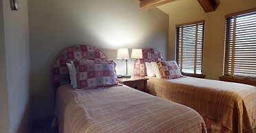 Vail Village Plaza Lodge 2 Bedroom Plus Loft