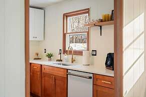 Burrow by Bidwell Cozy Arrowhead Lake Escape With Pools and Outdoor Ad