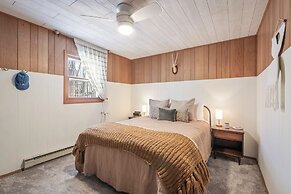 Burrow by Bidwell Cozy Arrowhead Lake Escape With Pools and Outdoor Ad